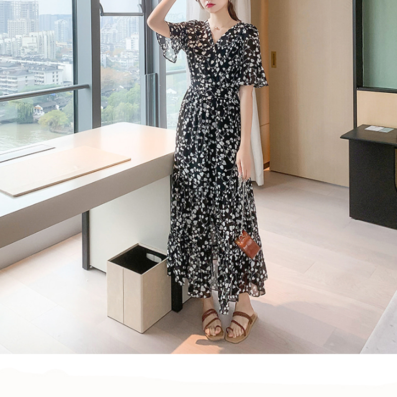 女性のための特大のVネックドレス,ボヘミアンプリント,フレア - Summer Line Clothing Brand のレビューと価格